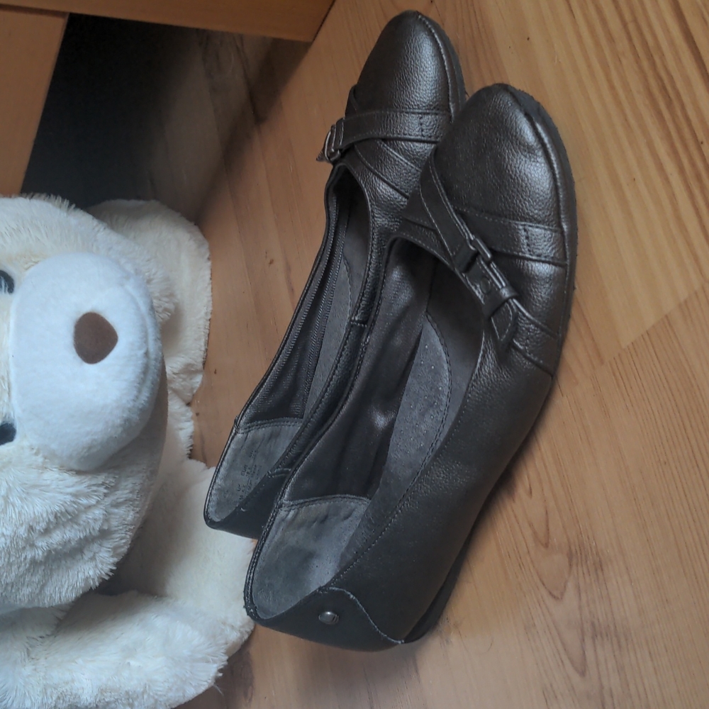 Life Stride Brand Washed Metal Small Buckle Ballet flats (Casual / Balletcore)